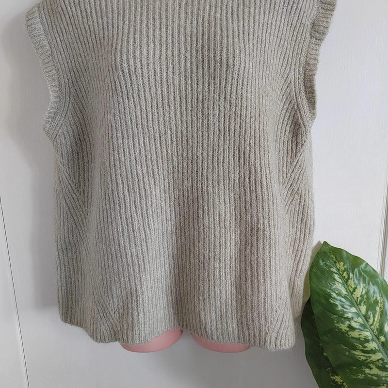Zara Oatmeal Ribbed Knit Turtleneck Sweater Vest – 9% Wool Blend – Size Large