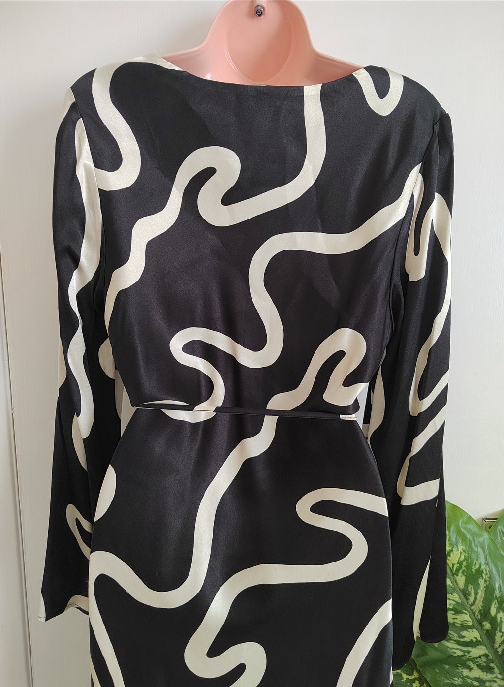 River Island Abstract Swirl Long Sleeve Belted Midi Dress – Black & Cream - Size UK 12