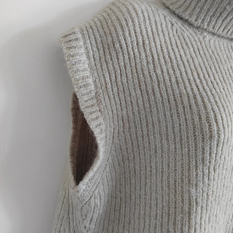 Zara Oatmeal Ribbed Knit Turtleneck Sweater Vest – 9% Wool Blend – Size Large
