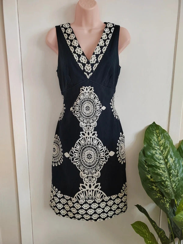 Vintage Laura Ashley Sleeveless V-Neck Shift Dress – Navy & Cream Mandala Print - Size 10