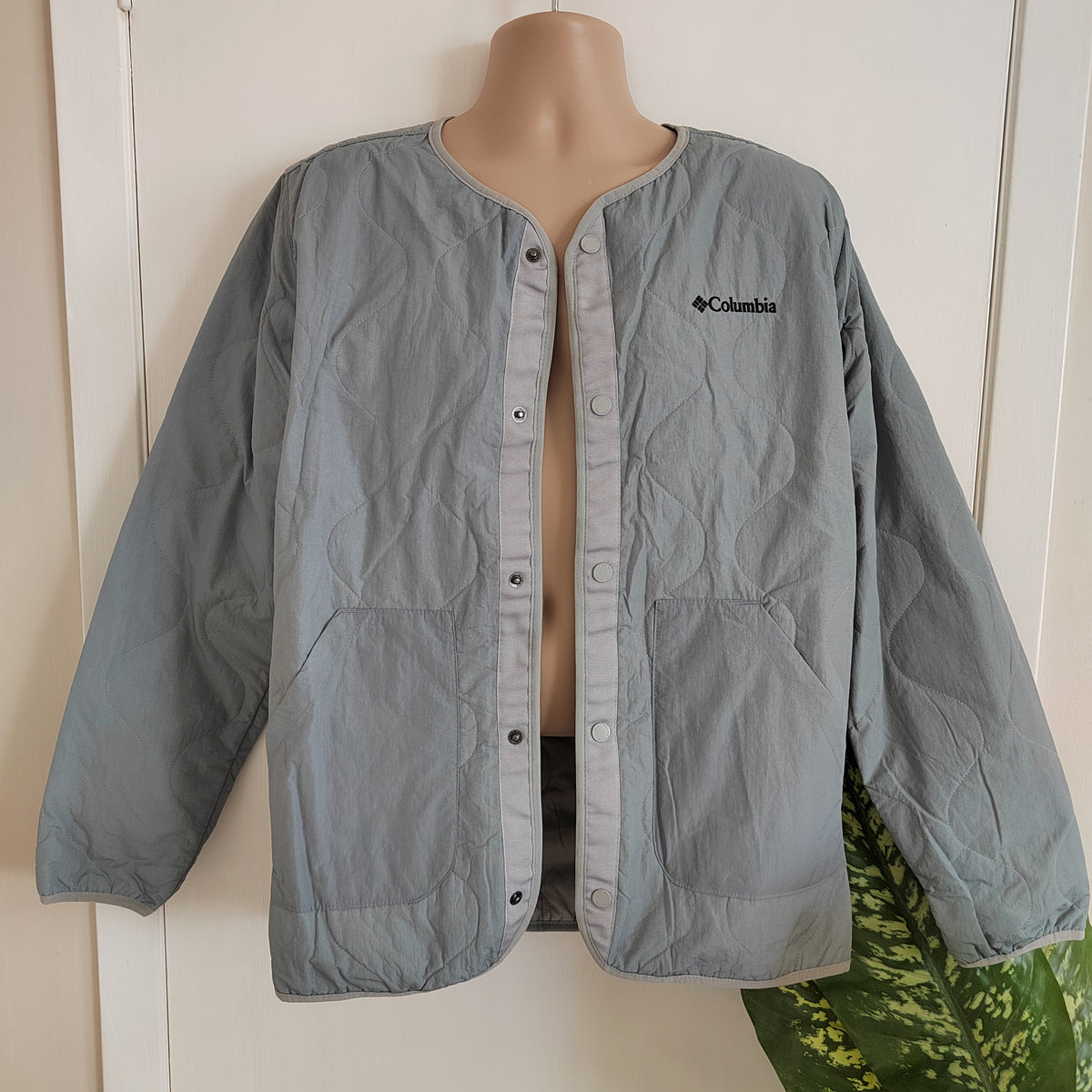 Columbia Doverwood Crinkle Fabric Quilted Liner Jacket - Grey - Size Medium NWOT