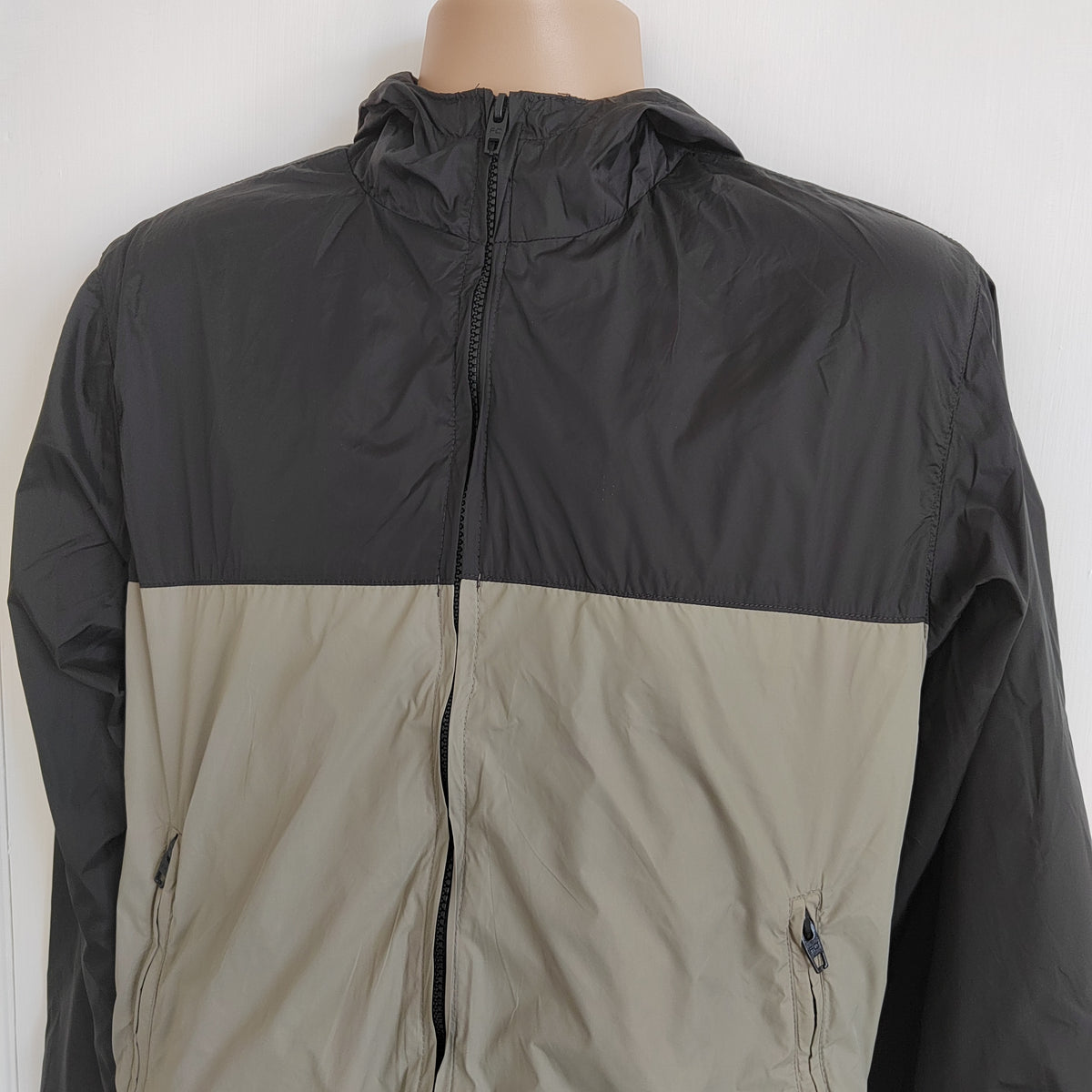French Connection Men’s Hooded Windbreaker Jacket – Size Small
