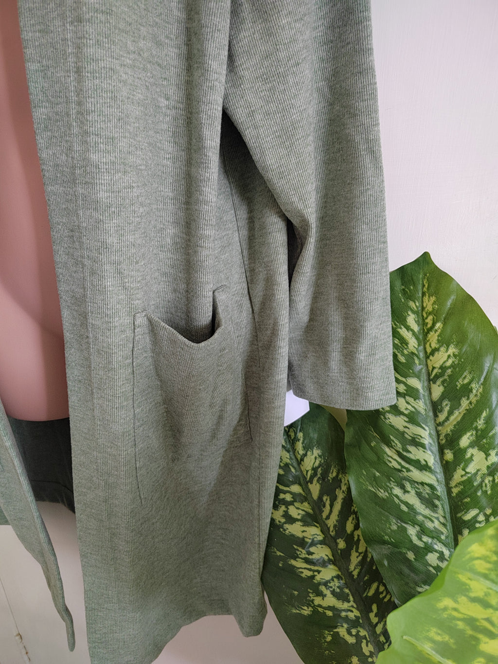 Stradivarius Sage Green Ribbed Open Front Duster Cardigan — Size 12/14 NWOT
