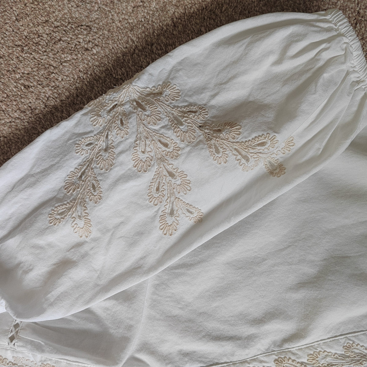 Mint Velvet Ivory Embroidered Balloon Sleeve Boho Blouse – Size Medium