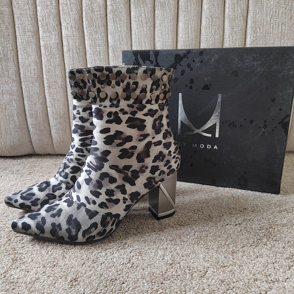 M by Moda "Kristian" Grey Leopard Fabric Ankle Boots (With Box) - Size 5
