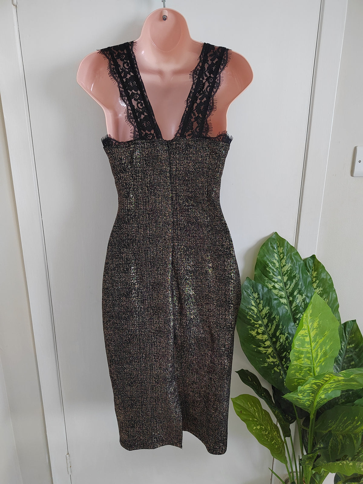 New Look Black Lace & Gold Metallic Bodycon Midi Dress - Size 10