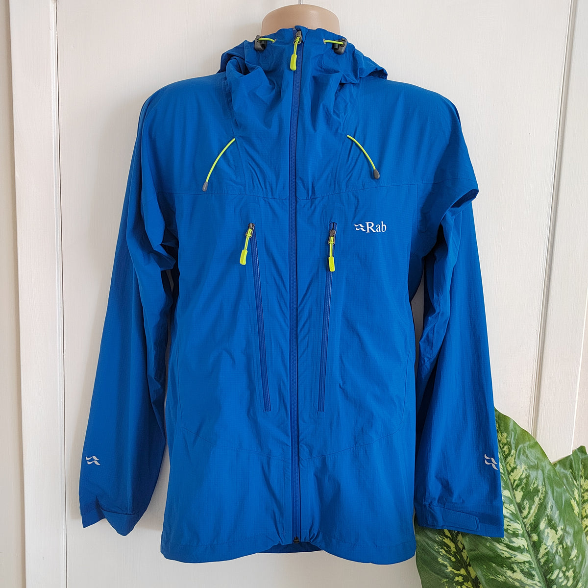 Rab Spark Jacket Mens Lightweight Waterproof Hardshell - Blue - Size Small NWOT