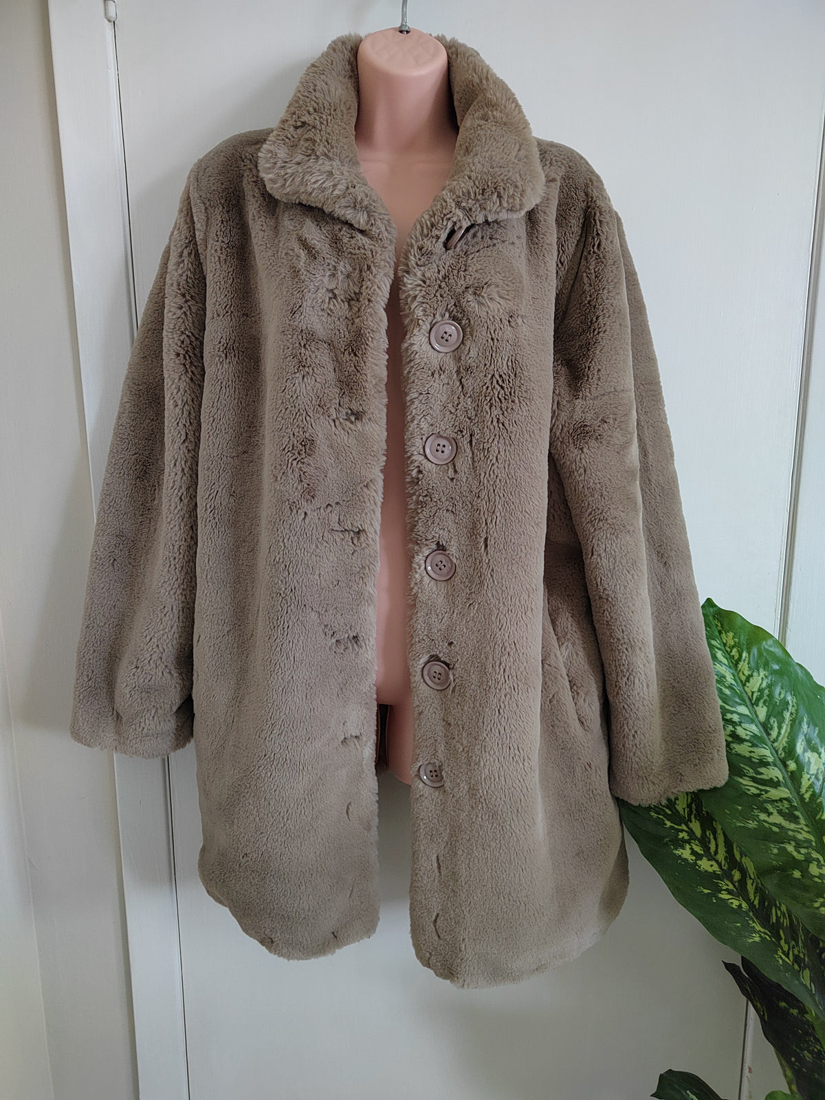 Rino & Pelle ‘Nonna’ Oversized Plush Faux Fur Jacket - Size 18