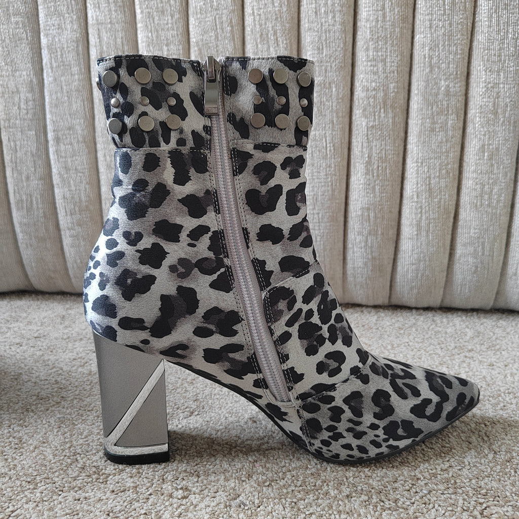 M by Moda "Kristian" Grey Leopard Fabric Ankle Boots (With Box) - Size 5