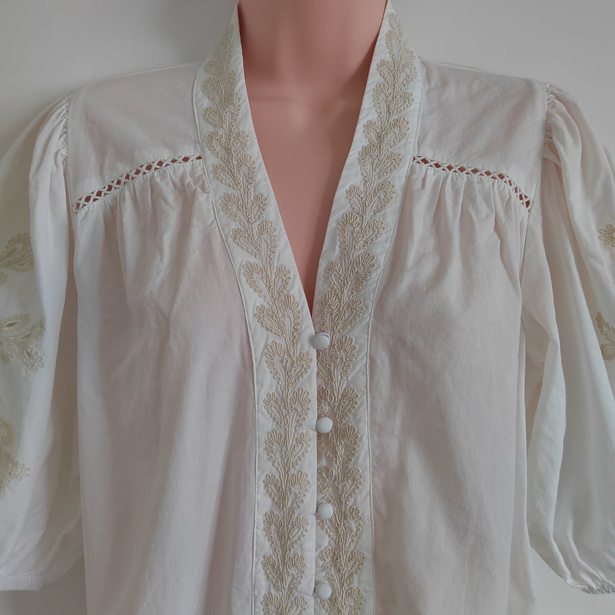 Mint Velvet Ivory Embroidered Balloon Sleeve Boho Blouse – Size Medium