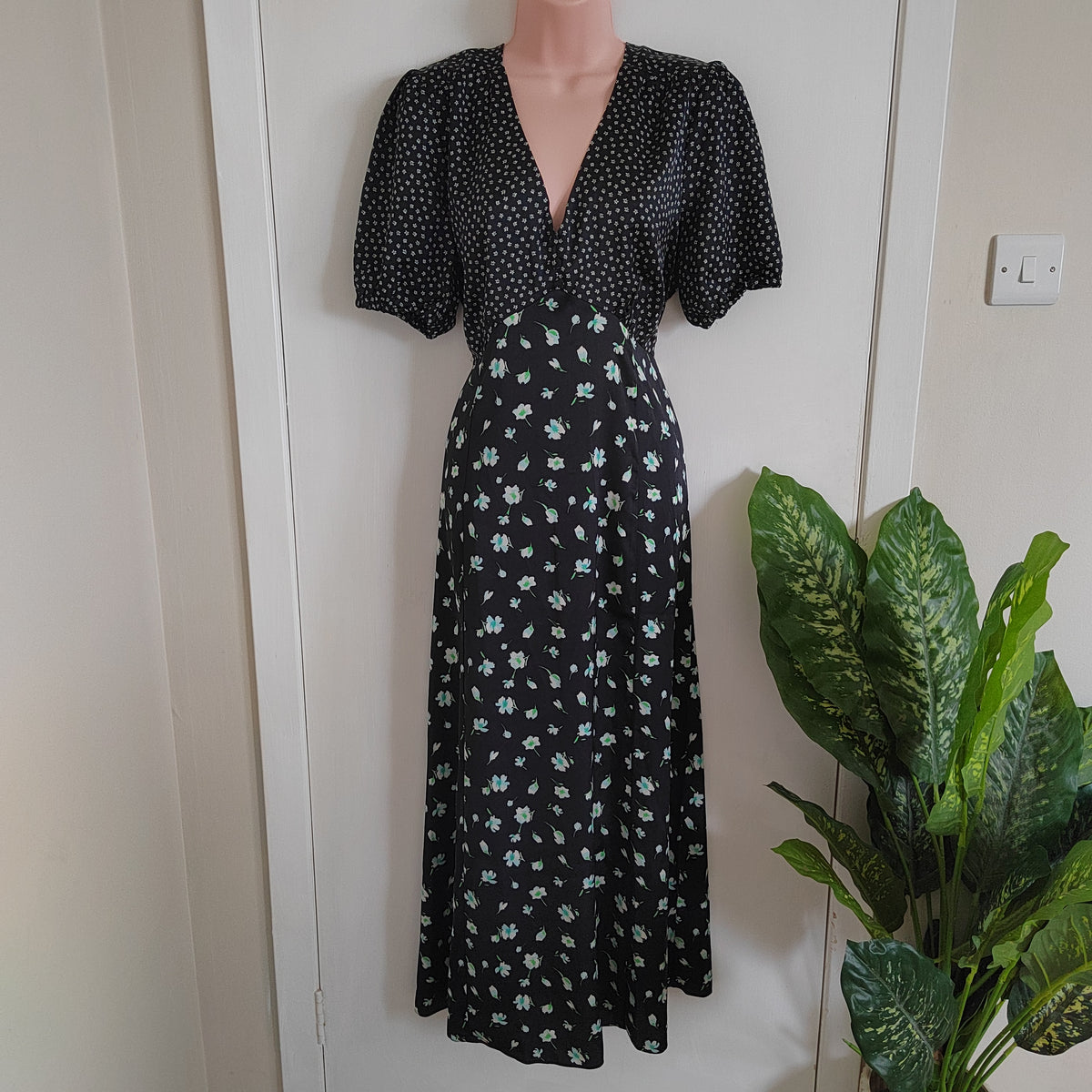 Lucy Mecklenburgh x V by Very Mixed Floral Print Midi Tea Dress – Size 12
