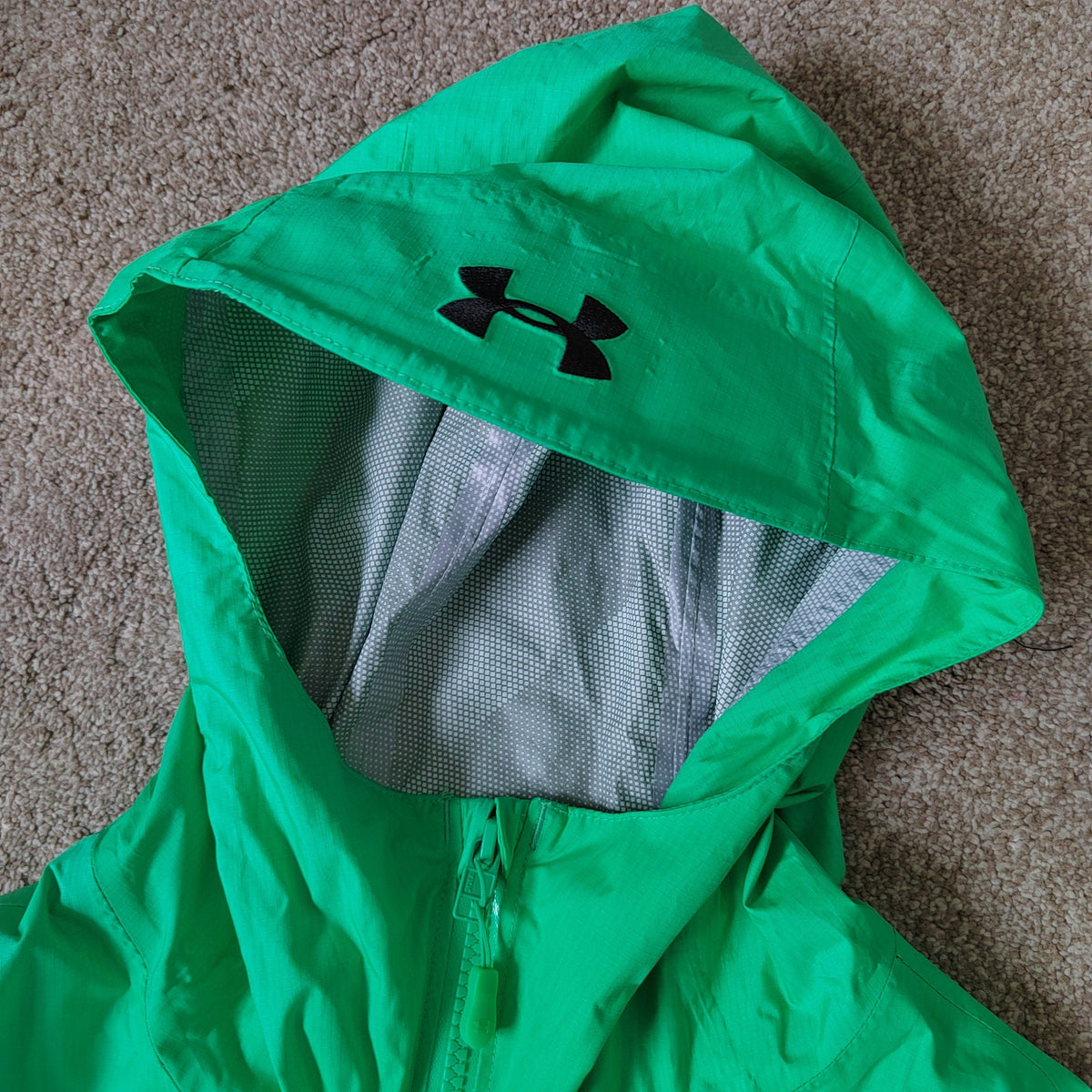 Under Armour Men's Green Lightweight Full-Zip Hooded Windbreaker Jacket - Size Medium