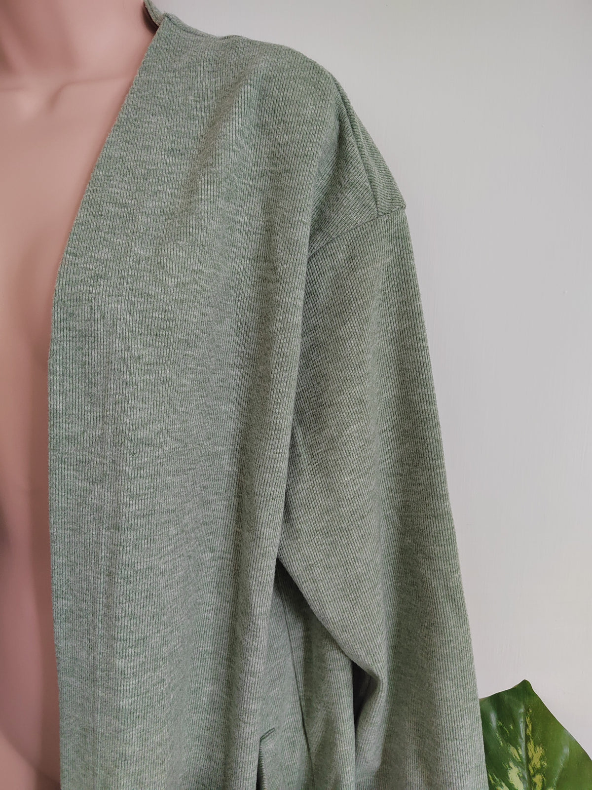 Stradivarius Sage Green Ribbed Open Front Duster Cardigan — Size 12/14 NWOT