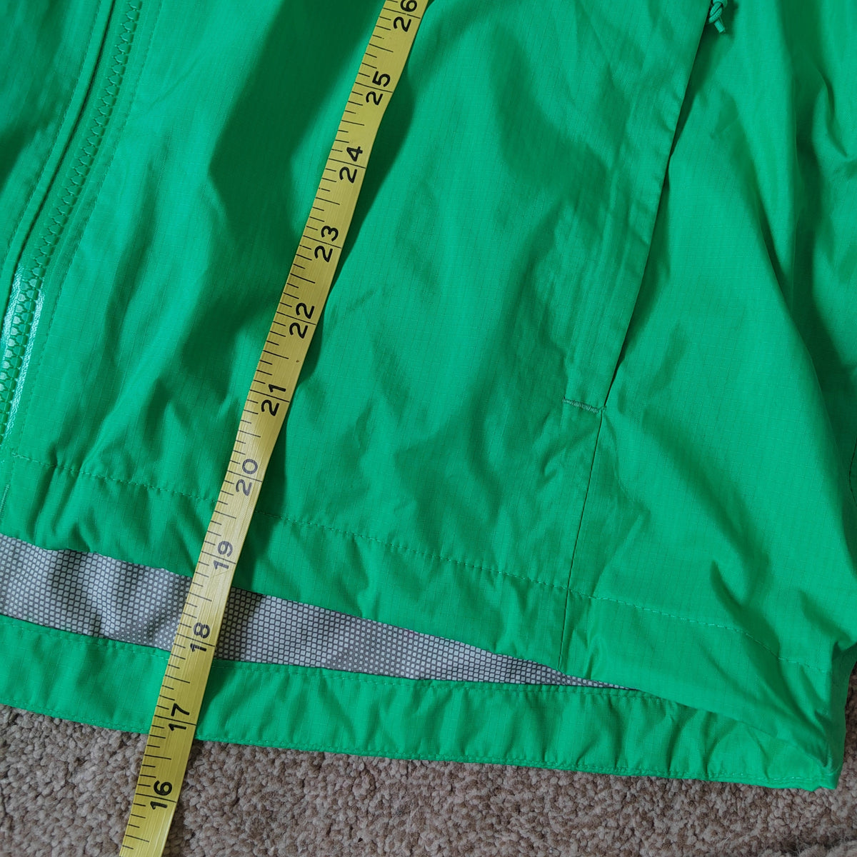 Under Armour Men's Green Lightweight Full-Zip Hooded Windbreaker Jacket - Size Medium