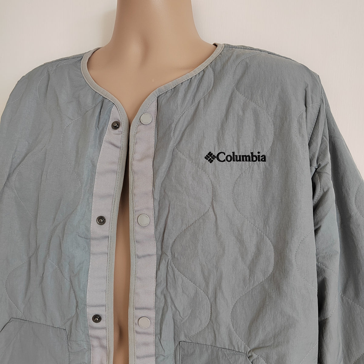 Columbia Doverwood Crinkle Fabric Quilted Liner Jacket - Grey - Size Medium NWOT