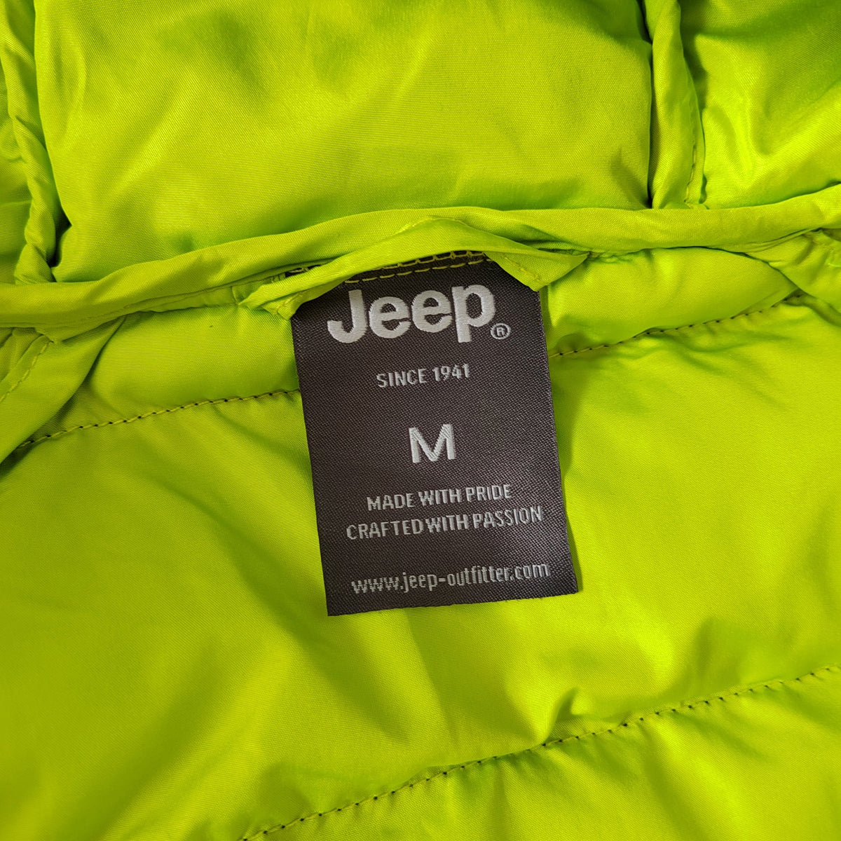 Jeep Lightweight Hooded Puffer Jacket - Size Medium NWOT