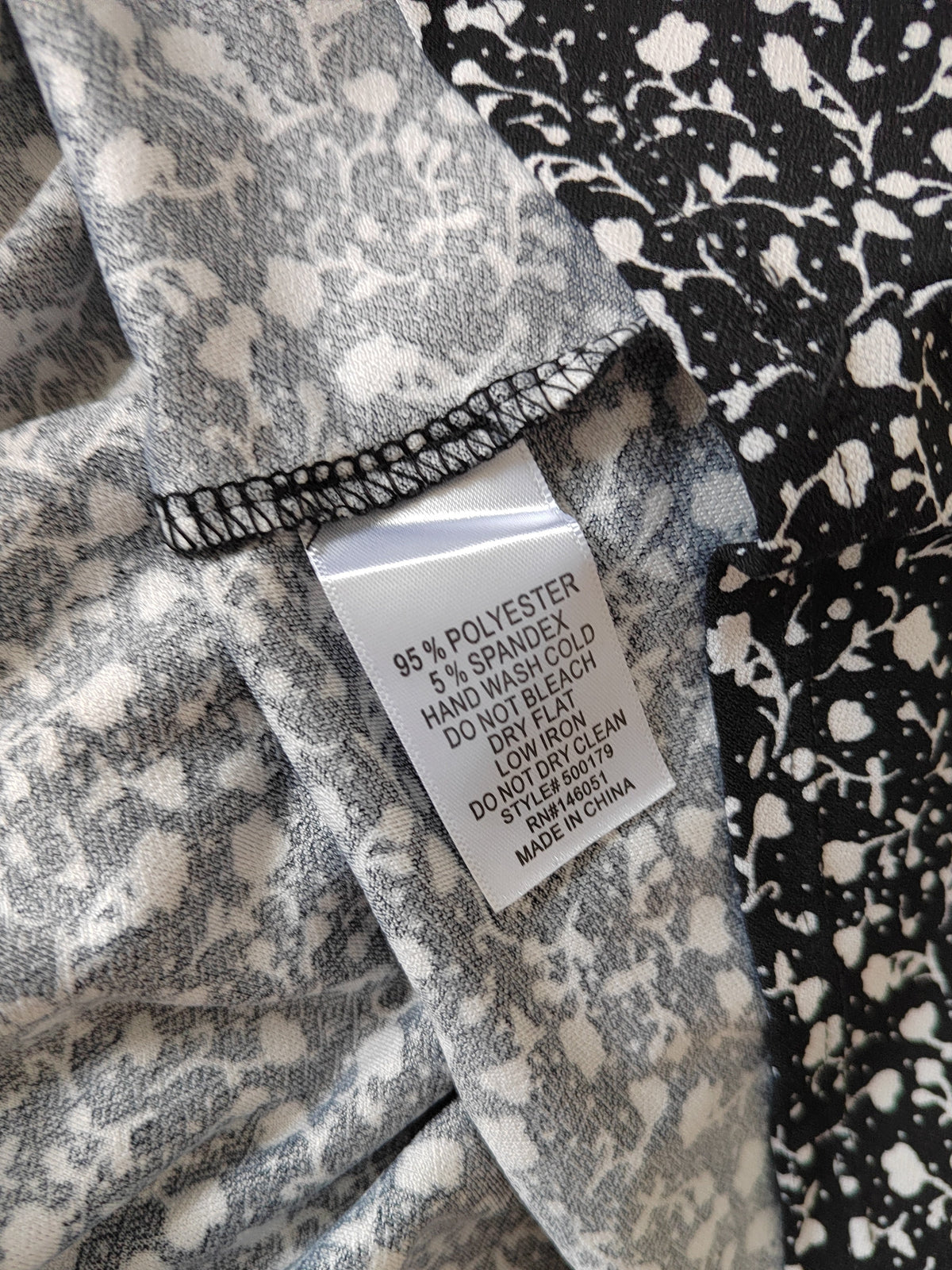 Monteau Los Angeles Black Ditsy Floral Shirt Dress - Size Small