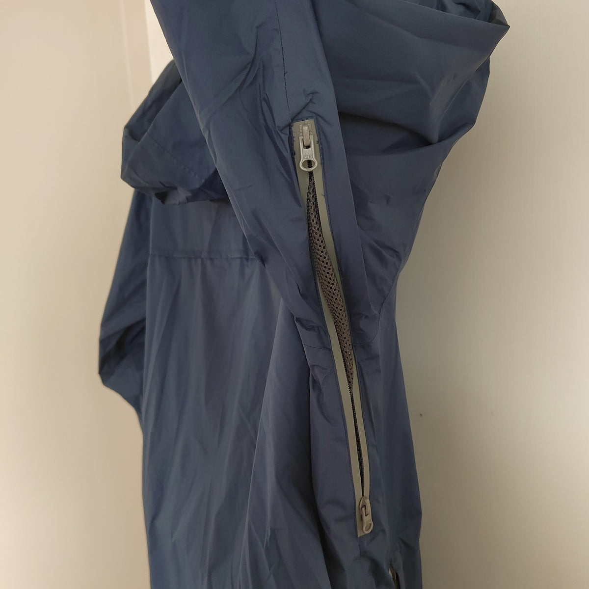 ROKA London Holborn Eco-Friendly Rain Jacket - Deep Blue - Size Medium NWOT RRP £79.95