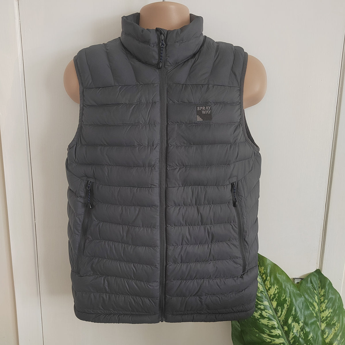 Sprayway Men’s Thirlmere Insulated Vest / Gilet – Charcoal Grey (Size Small) – New Without Tags