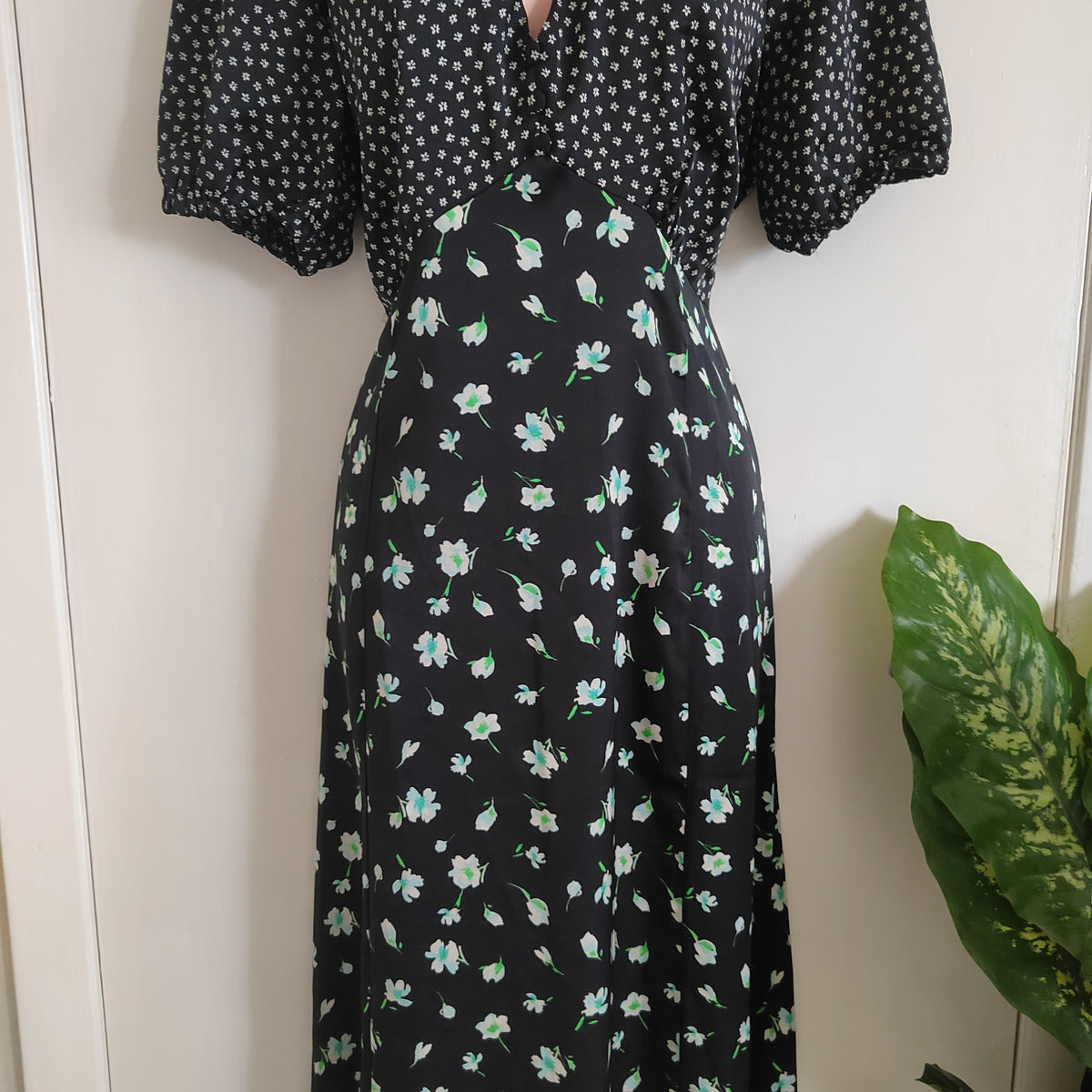 Lucy Mecklenburgh x V by Very Mixed Floral Print Midi Tea Dress – Size 12